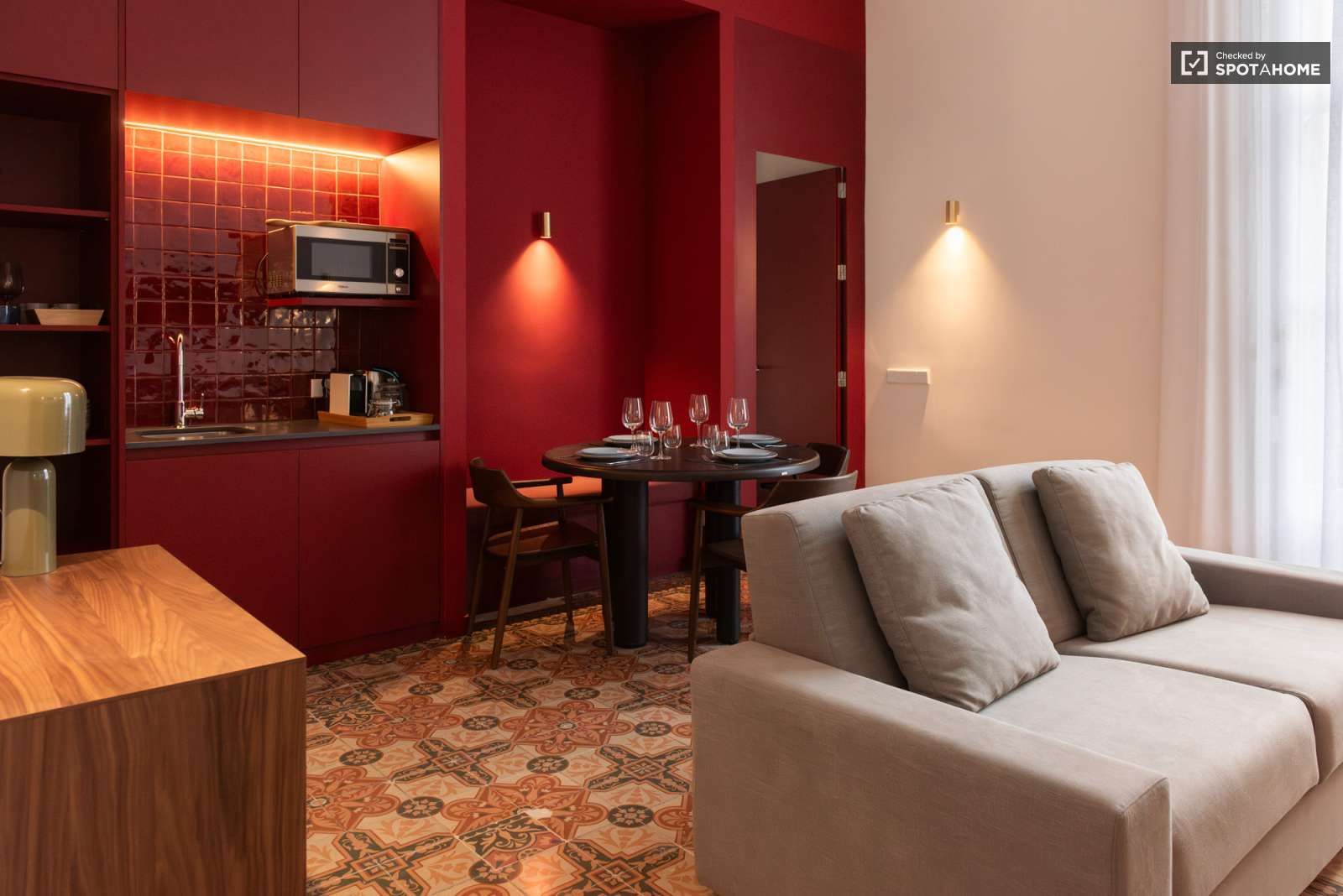 Living room of Study to share in  Barcelona Capital  with Air Conditioner, Heating and Terrace