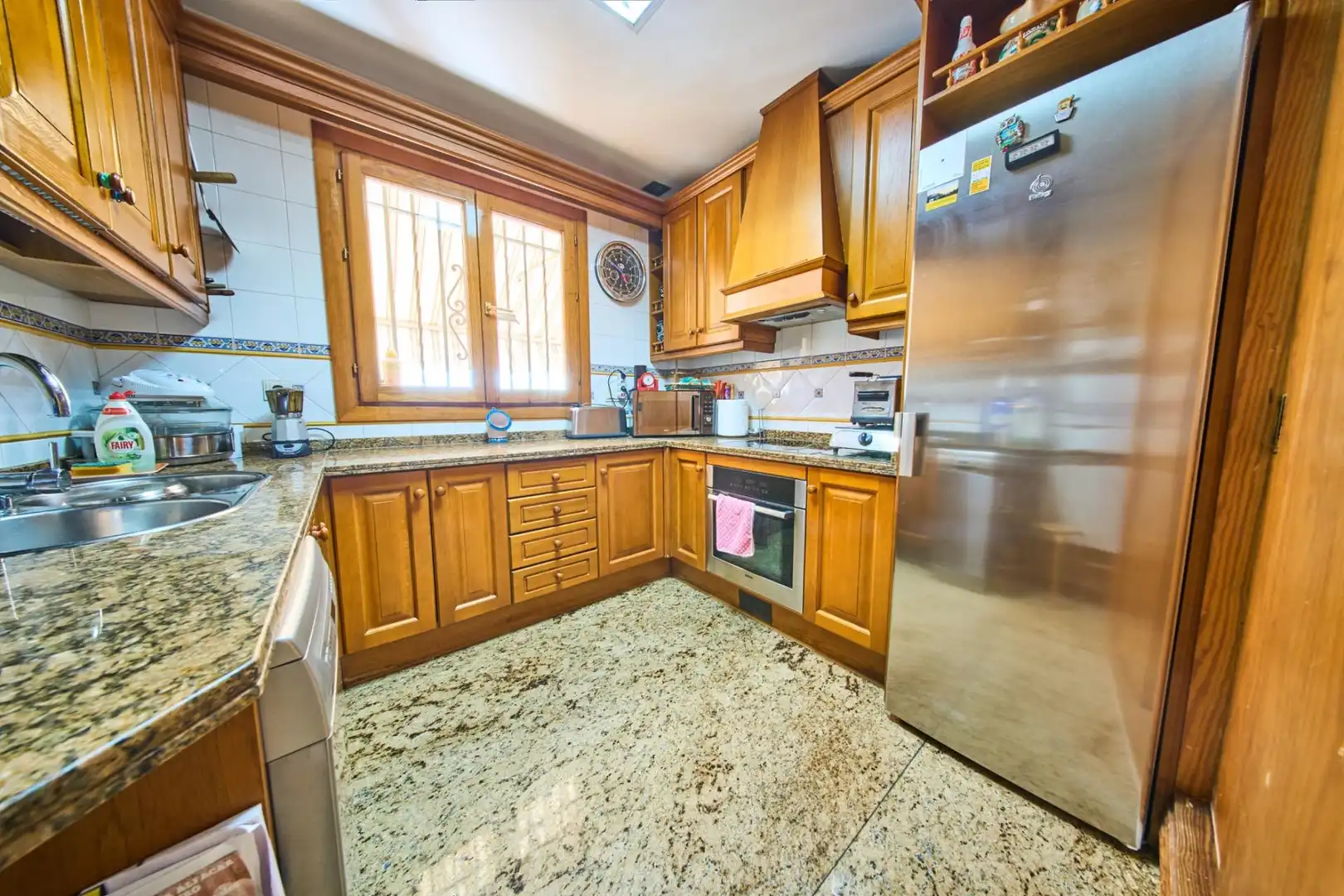 Cocina de Casa o chalet en venta en Granada con Aire acondicionado, Calefacción y Jardín privado