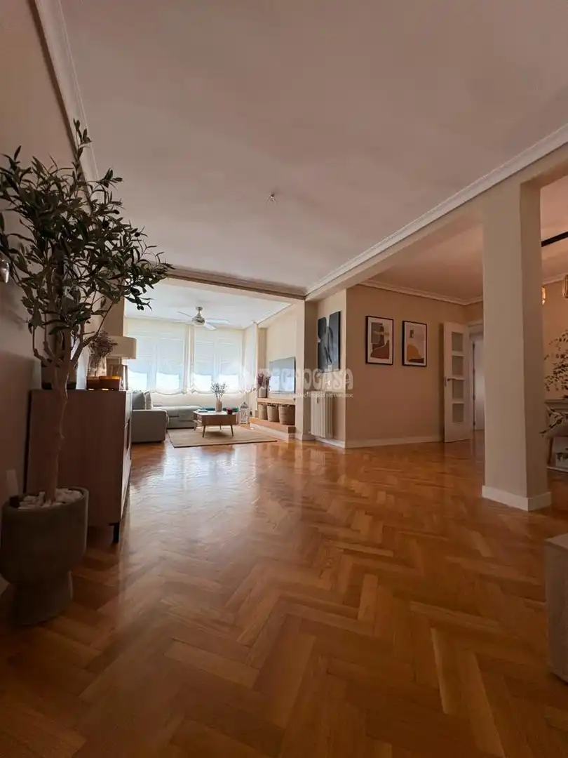 Living room of Flat for sale in Madrid  with Heating, Terrace and Furnished