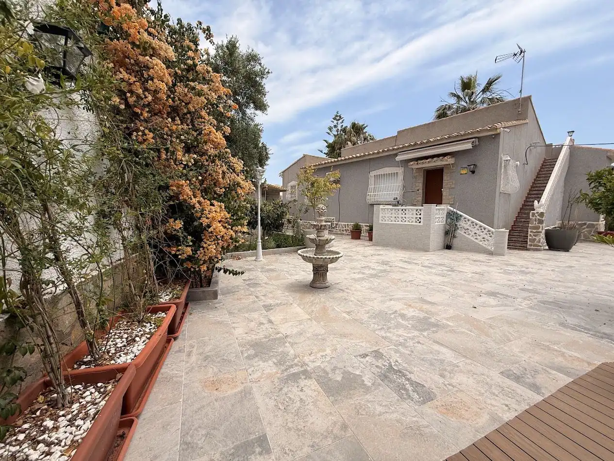 Jardí de Casa o xalet en venda en El Campello amb Aire condicionat, Calefacció i Jardí privat