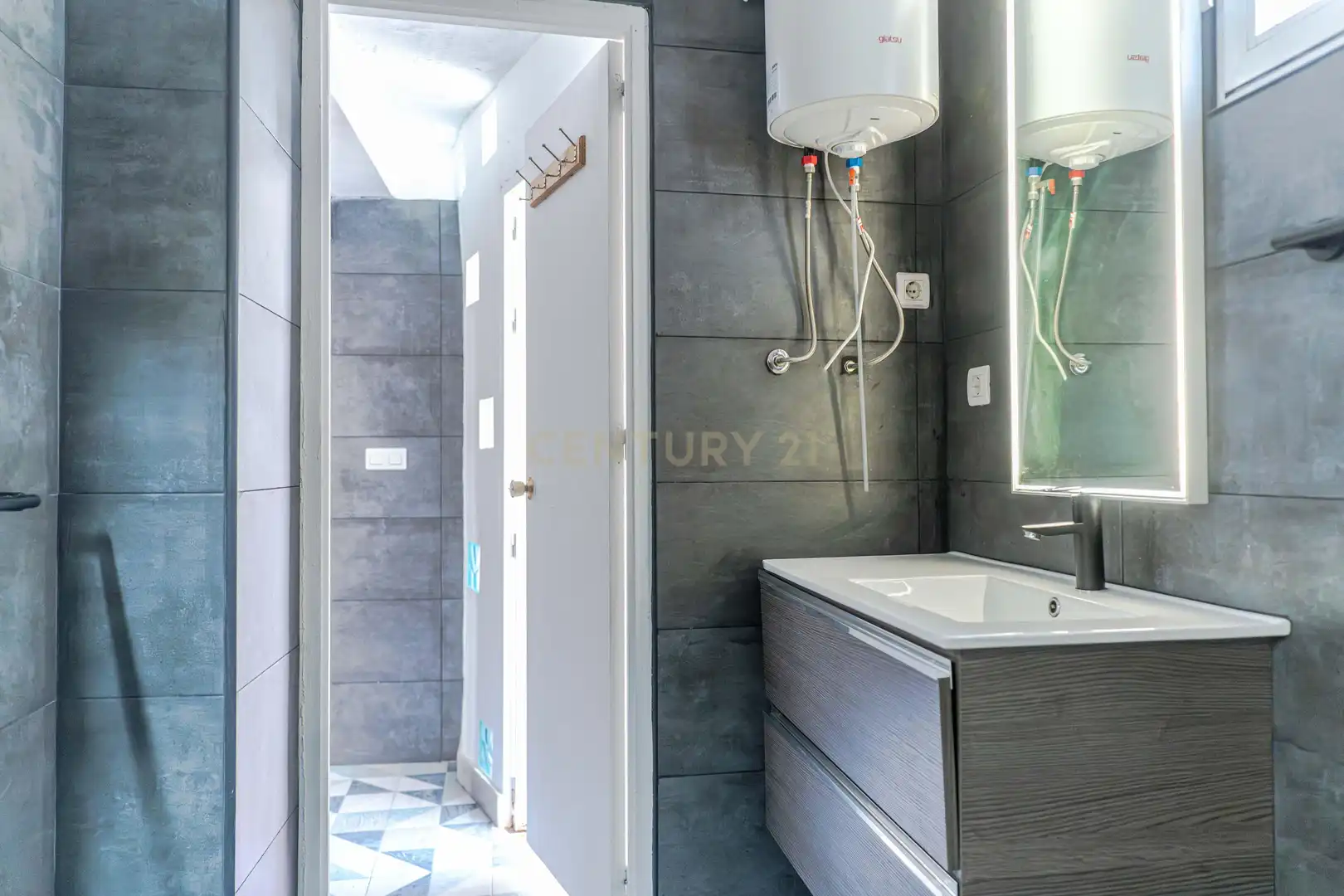 Bathroom of Houses for sale in Granada  with Balcony