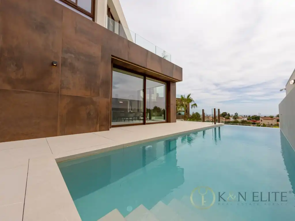 Piscina de Casa o xalet en venda en Benidorm amb Aire condicionat, Terrassa i Piscina