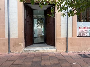 Local comercial de lloguer a Carrer de Marià Sans 20