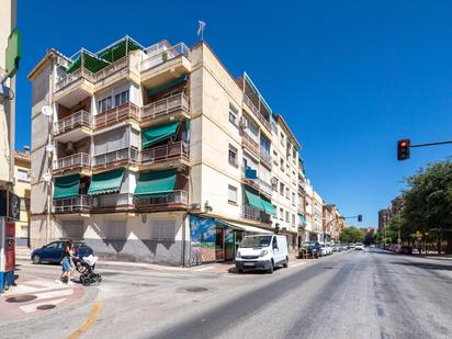 Vista exterior de Pis en venda en  Granada Capital amb Balcó