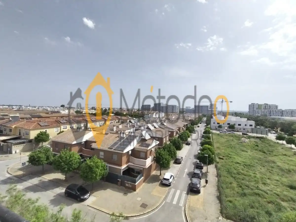 Exterior view of Flat for sale in Sevilla  with Air Conditioner, Heating and Storage room