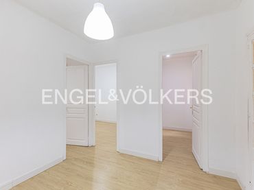 Appartement avec balcon à vendre à Sants - Montjuïc