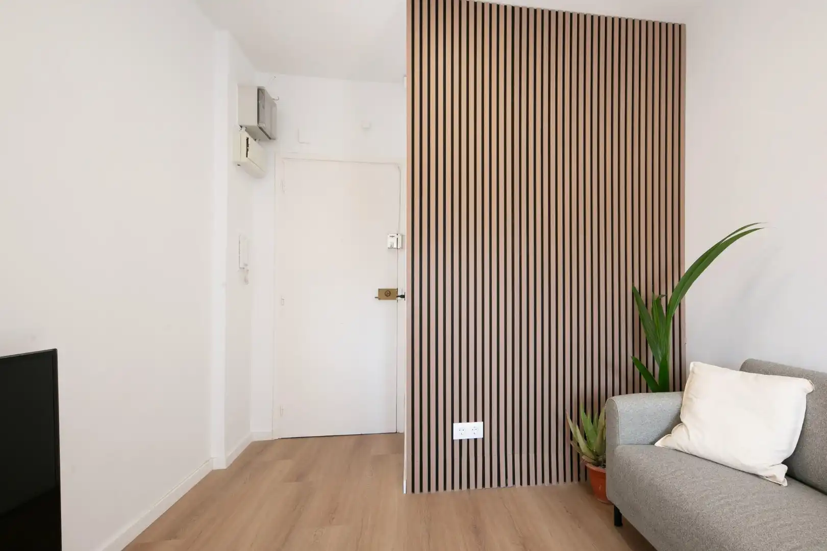 Flat for sale in L'Hospitalet de Llobregat  with Air Conditioner, Heating and Parquet flooring