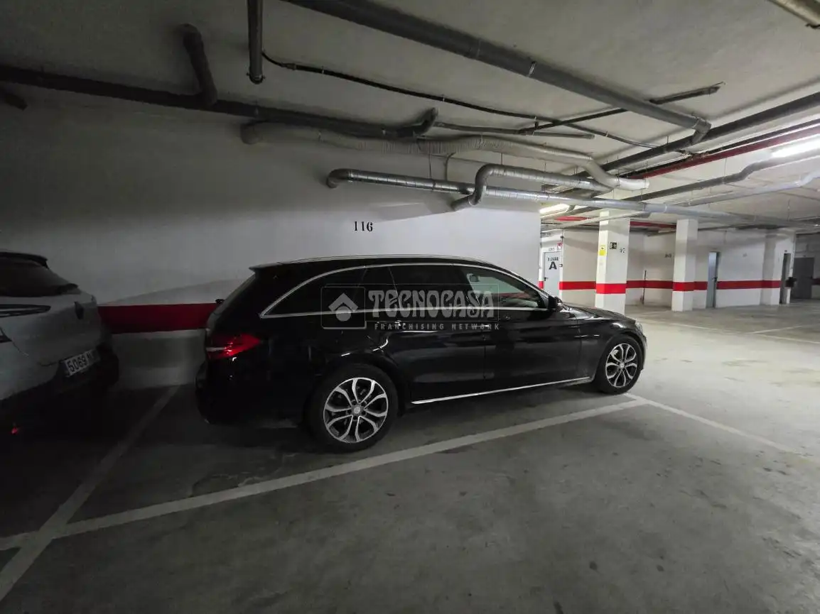 Parking de Piso en venta en Vélez de Benaudalla con Aire acondicionado, Terraza y Piscina comunitaria