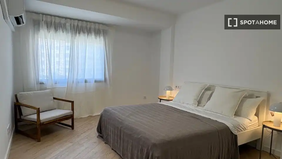 Habitación de Apartamento para compartir en Valencia con Aire acondicionado, Terraza y Amueblado