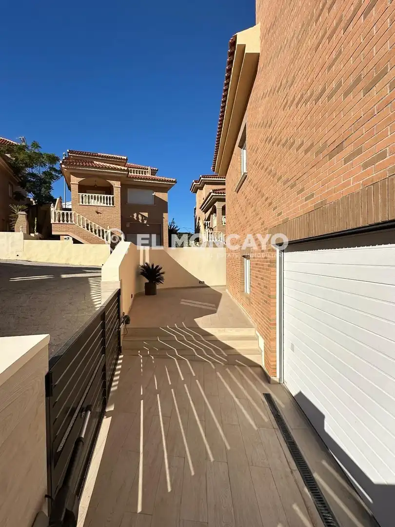 Vista exterior de Casa o chalet en venta en Rojales con Aire acondicionado, Calefacción y Jardín privado