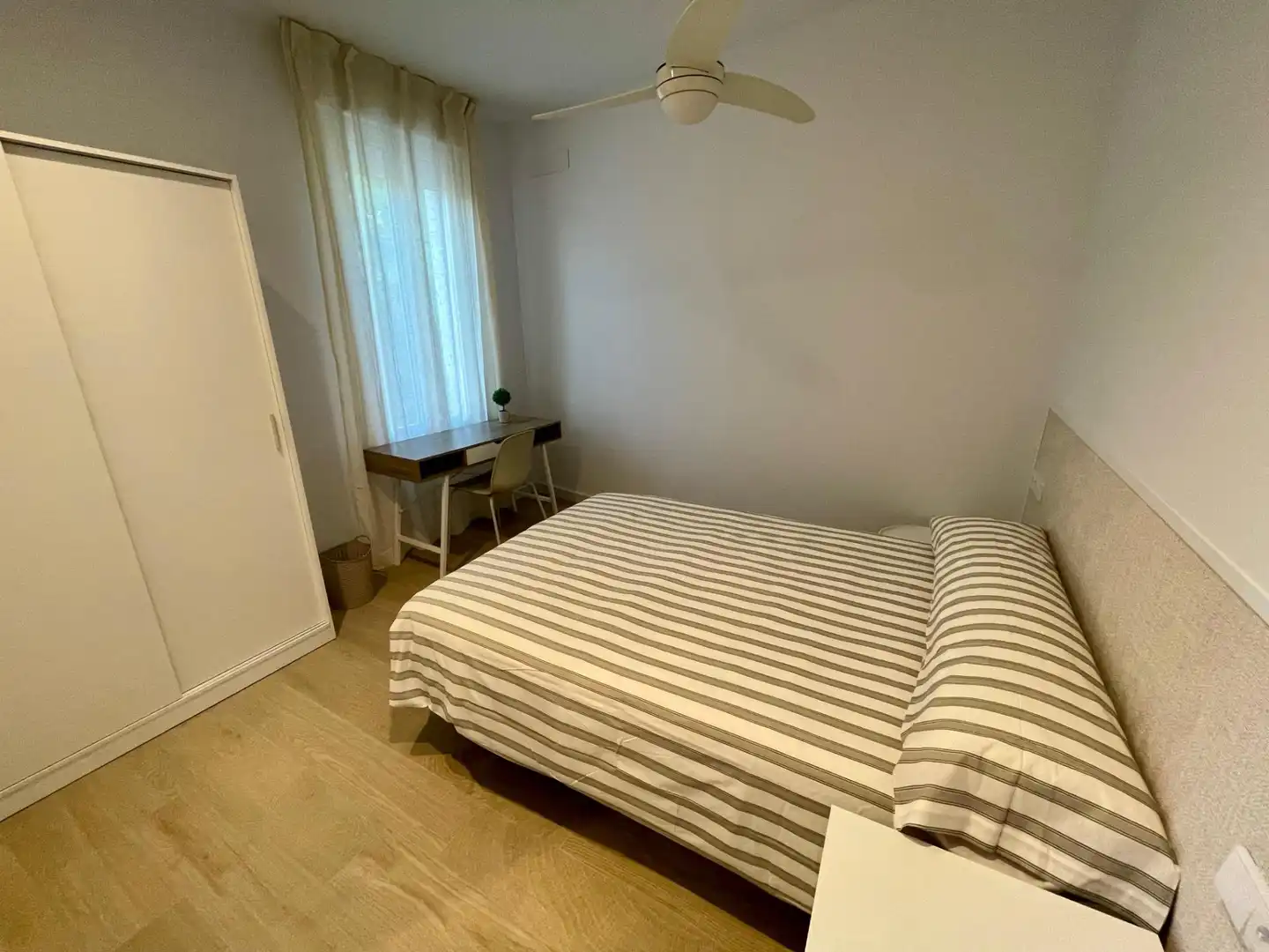 Habitació a Plaza Crevillente - Antiguos Juzgados - El Asilo