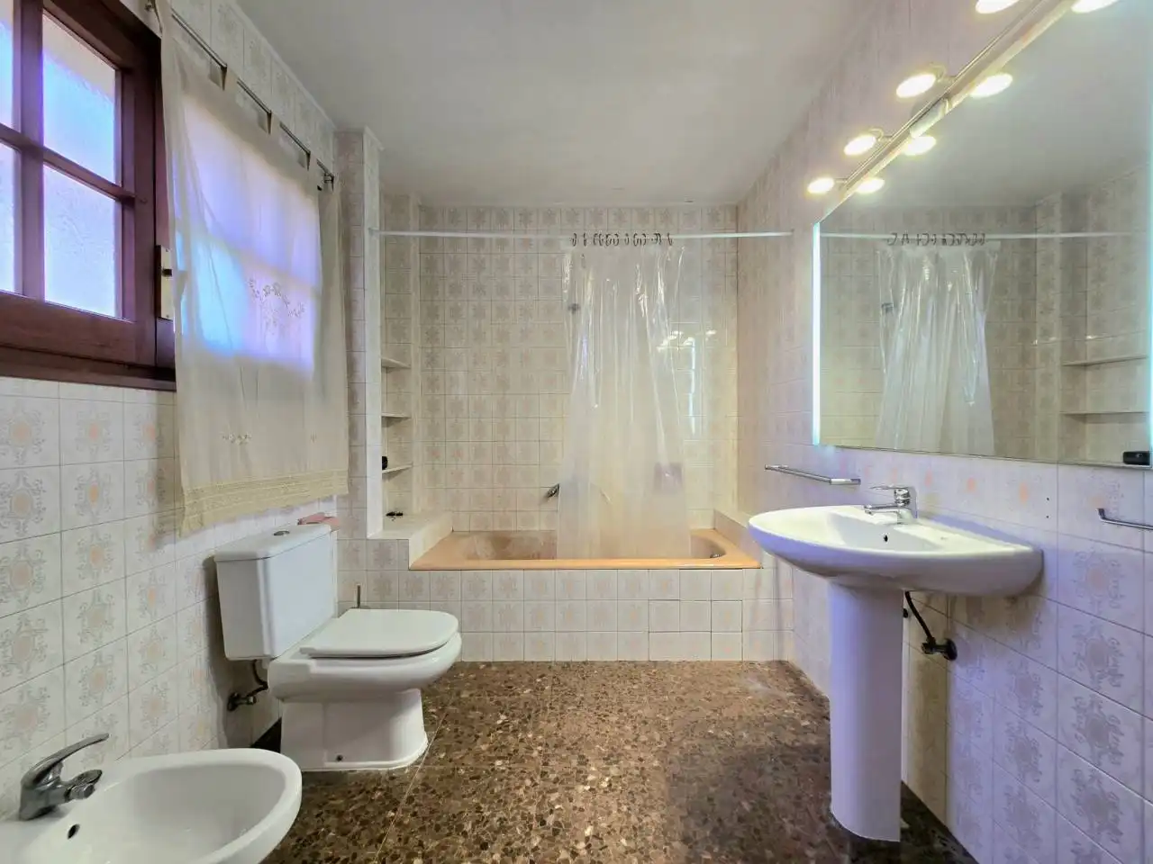 Bany de Casa o xalet en venda en Vilanova i la Geltrú amb Jardí privat i Terrassa