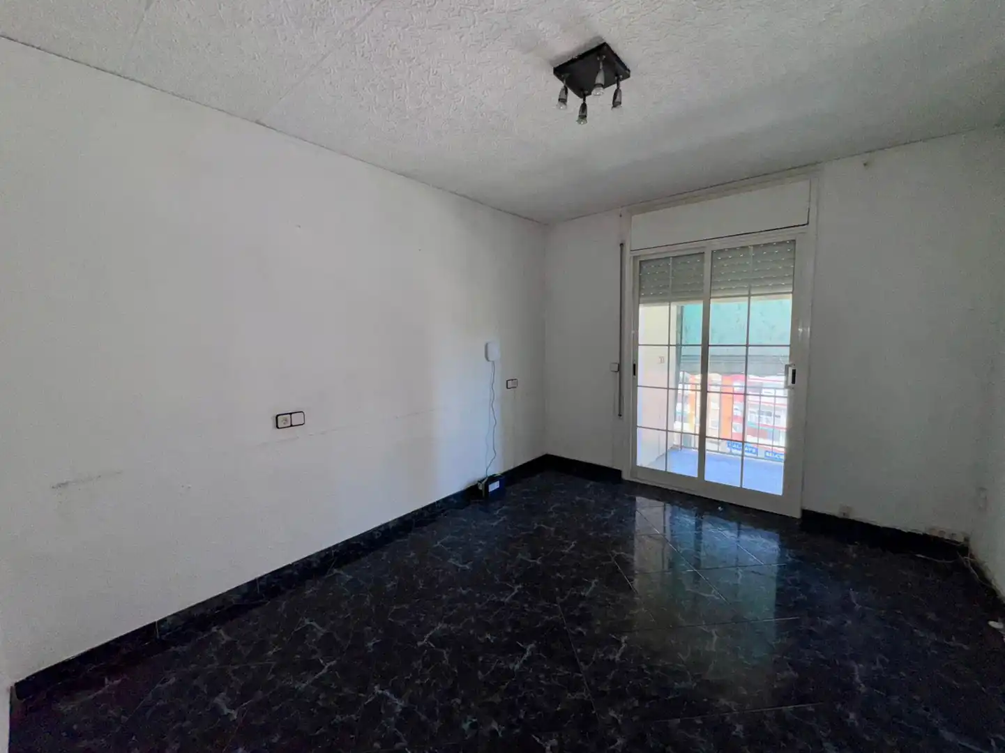 Habitación de Piso en venta en Badalona con Balcón