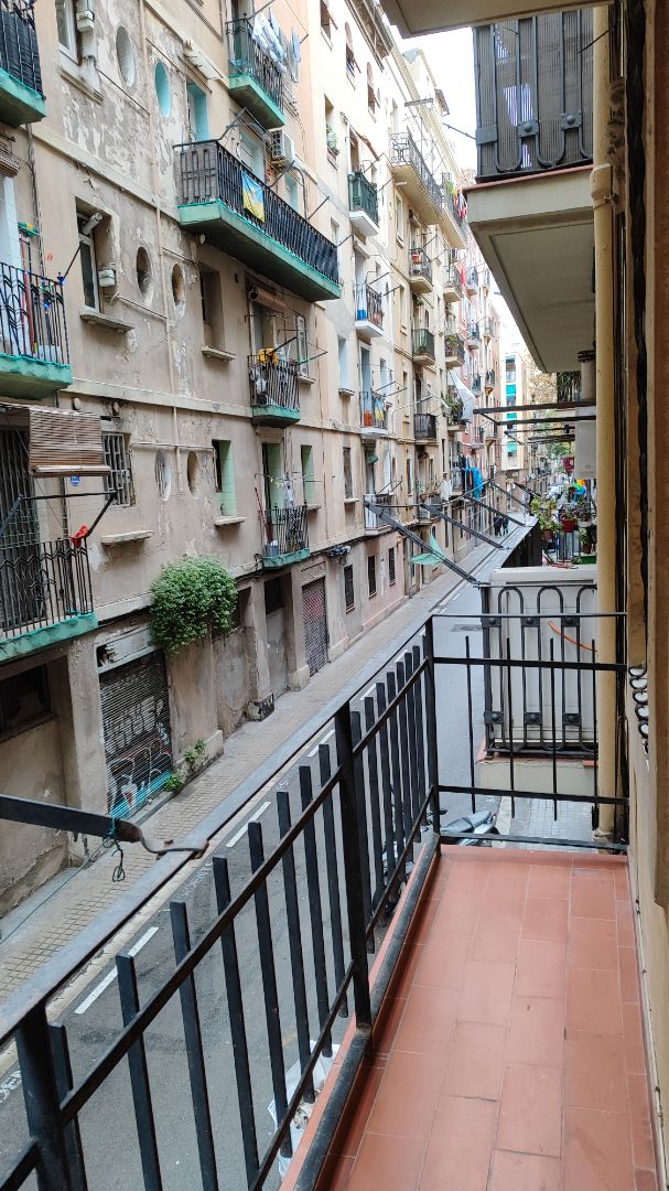 Exterior view of Flat to rent in  Barcelona Capital  with Pets allowed