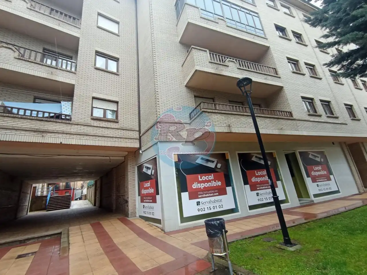 Local comercial en venda a La Robla, imagen 8