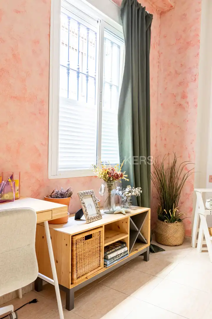 Study for rent in Santa Catalina