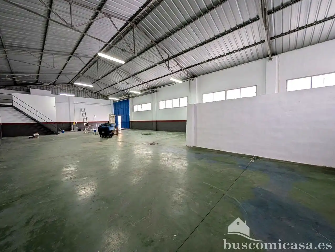 Fabrikhallen zur Miete in Linares