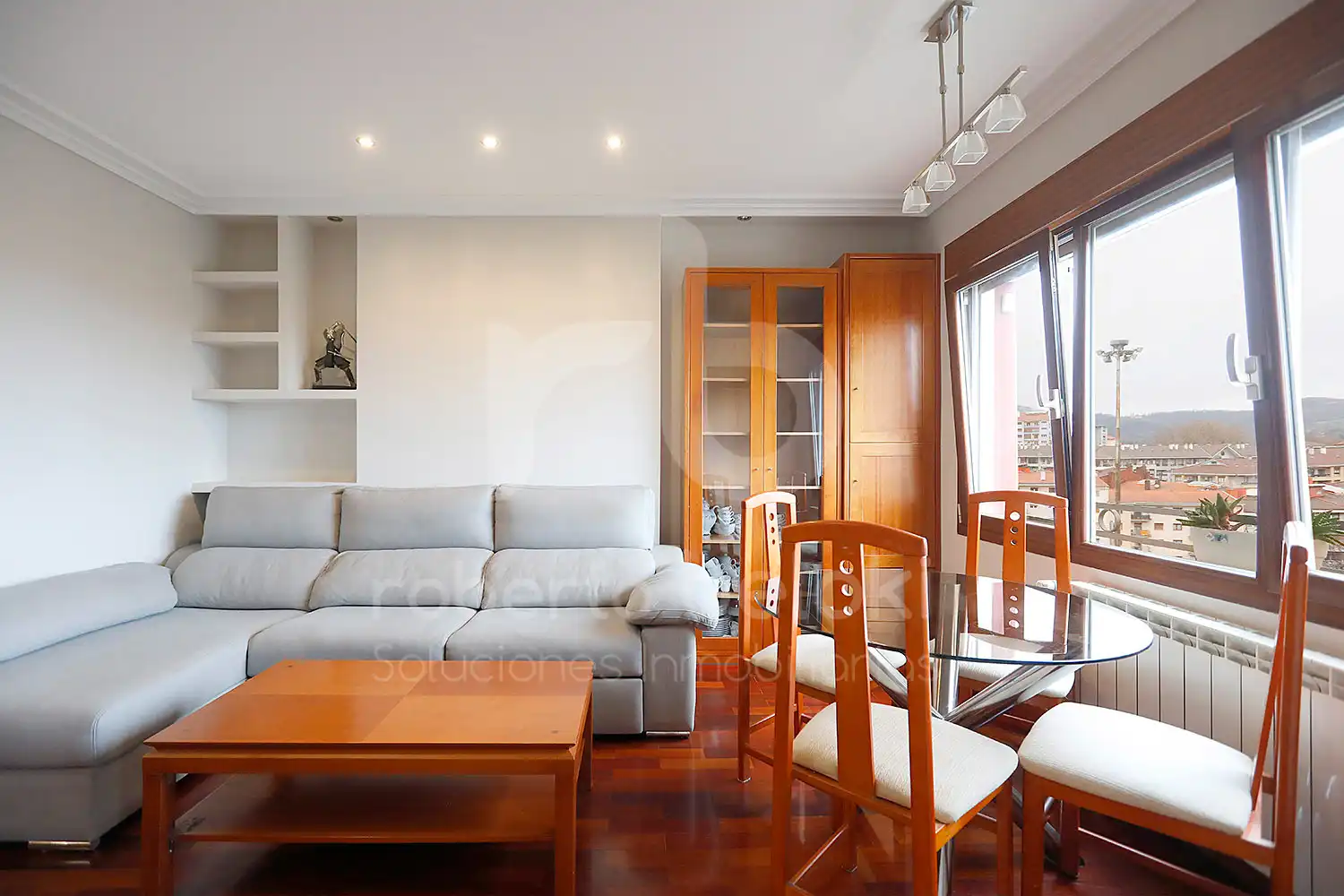 Flat for sale in Colon Ibilbidea, Centro - Mendibil - Santiago