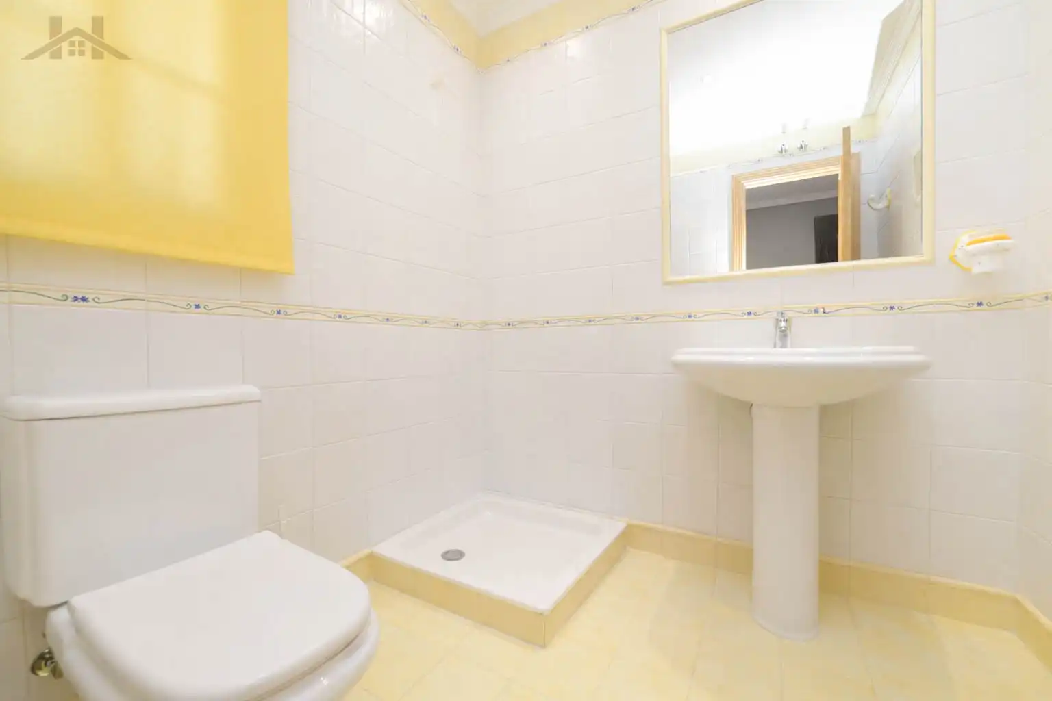 Bathroom of Detached homes for sale in Móstoles  with Air Conditioner, Heating and Private garden