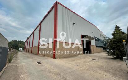 Vista exterior de Nau industrial de lloguer en Rubí amb Calefacció i Alarma