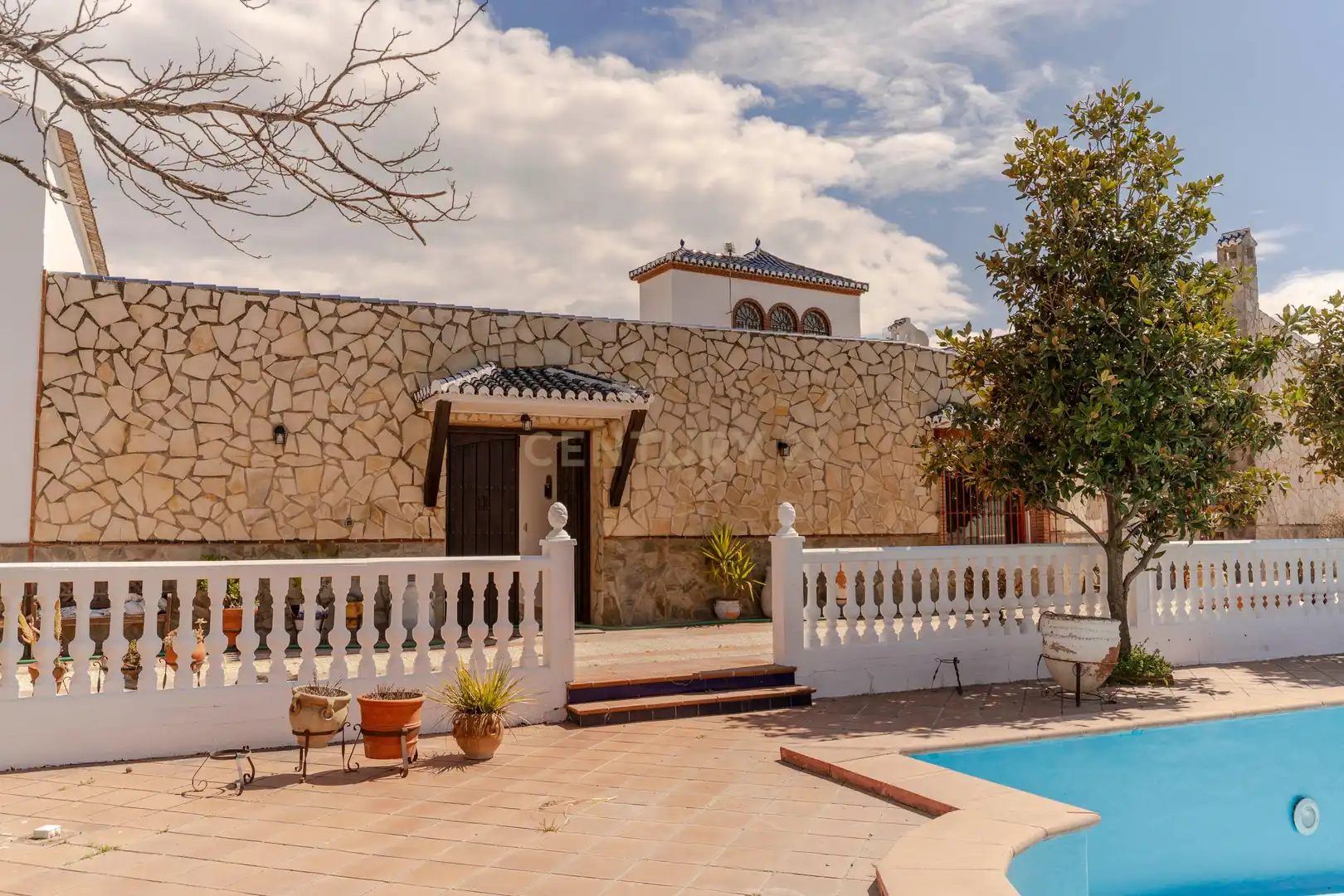 Vista exterior de Casa o xalet en venda en Granada amb Aire condicionat, Jardí privat i Traster