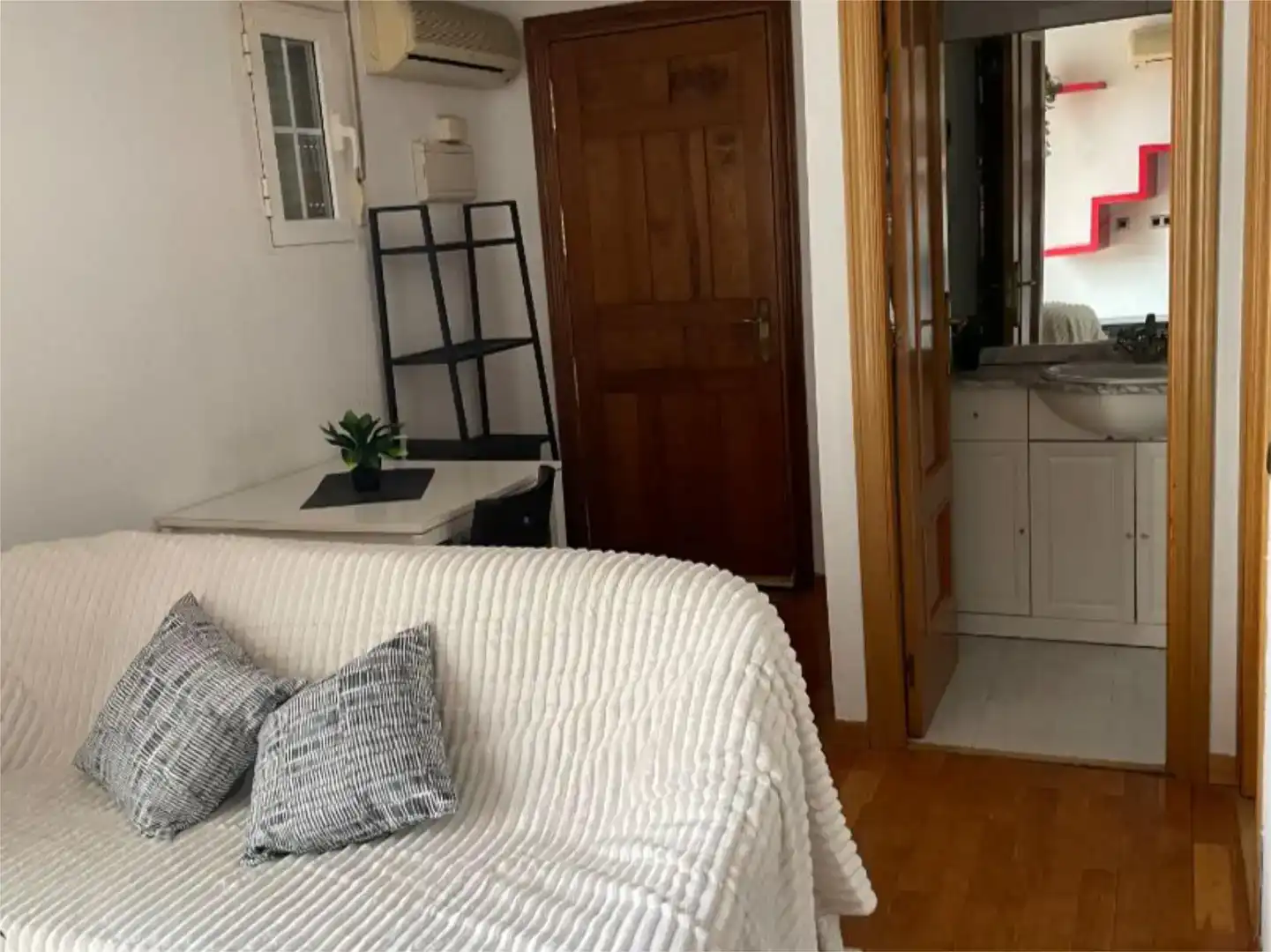 Dormitori de Pis en venda en Guadalajara amb Aire condicionat, Parquet i Traster