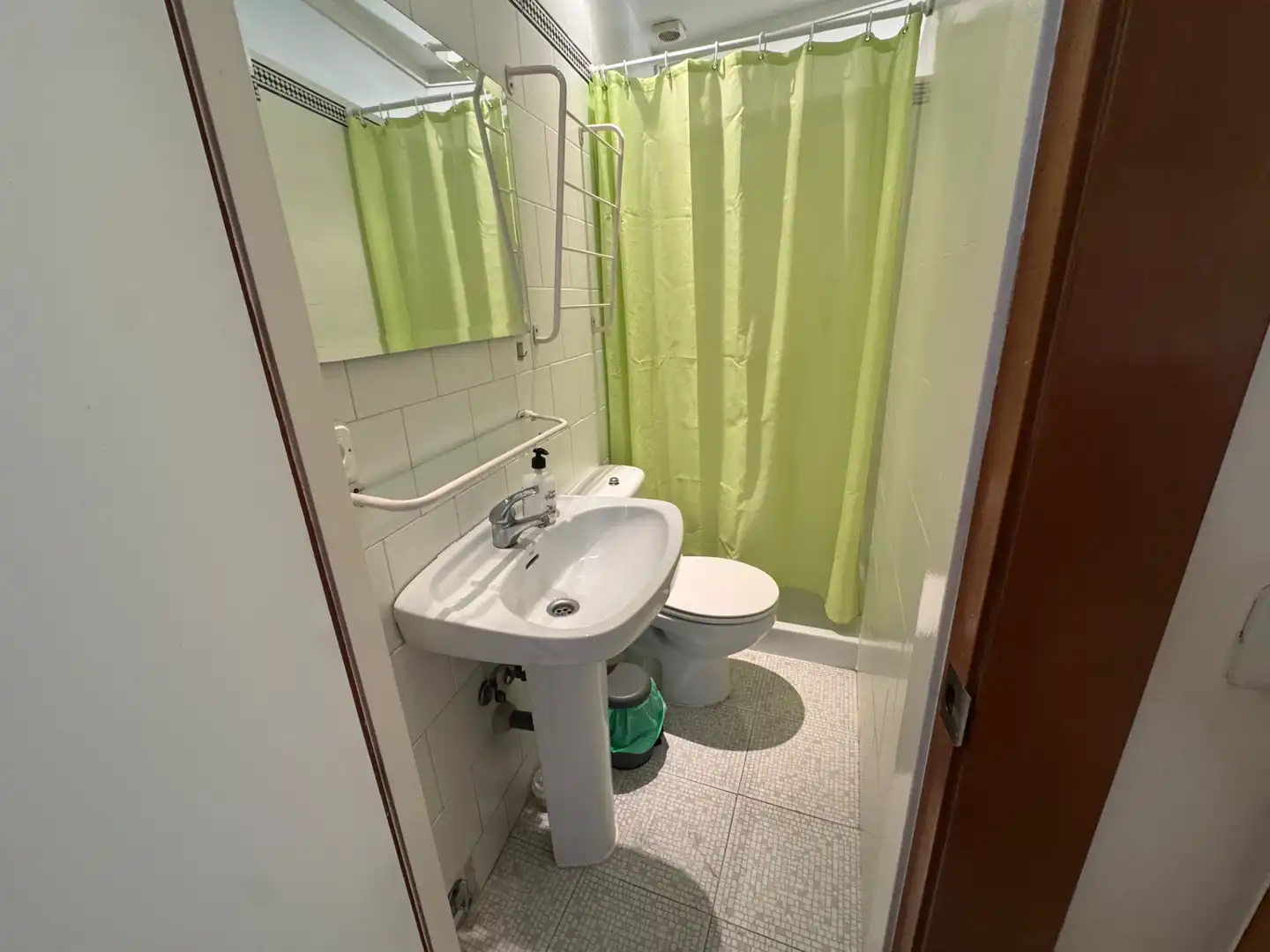 Bathroom of Flat for rent in Jaén  with Air Conditioner, Heating and Terrace