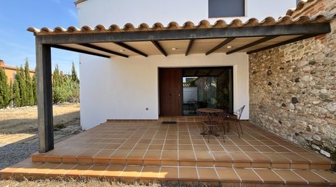 Foto 2 de Casa adosada en venda a De Dalt, 6, Pontós, Girona