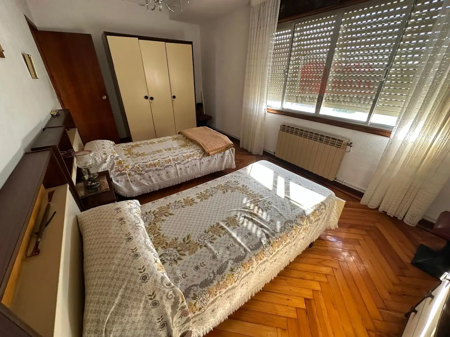 Dormitori de Casa o xalet en venda en Cangas  amb Calefacció, Terrassa i Traster