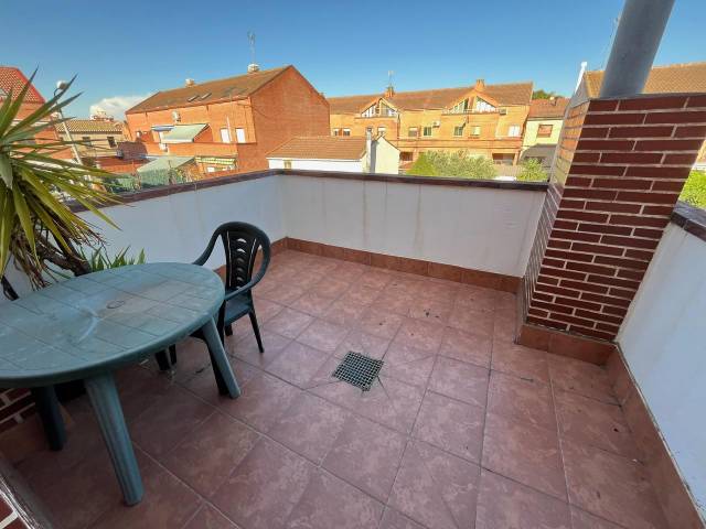 Casa adosada en Venta en Las Flores en Santa Isabel