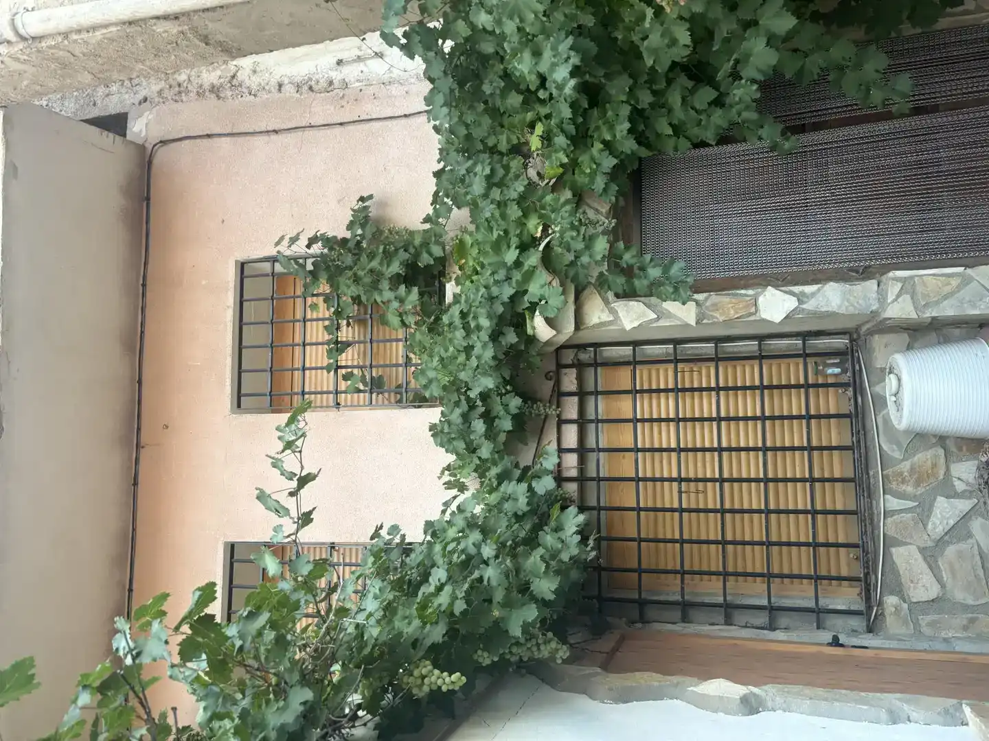 Vista exterior de Casa adosada en venda en Huérguina amb Balcó
