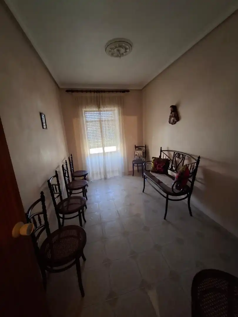 Sala d'estar de Casa adosada en venda en Jabalquinto amb Traster, Piscina i Domòtica