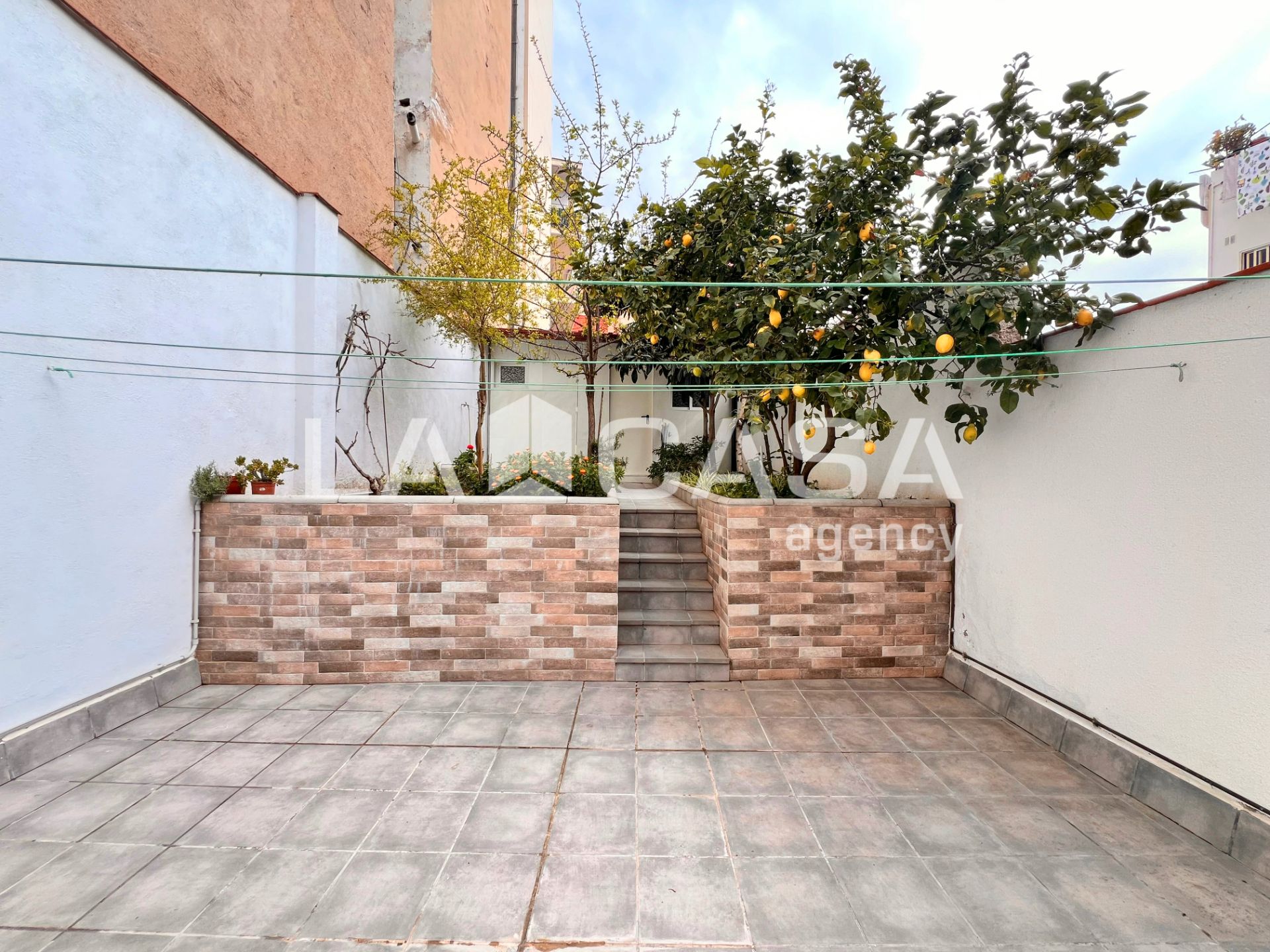 Terraza de Dúplex en venta en Badalona con Parquet, Terraza y Amueblado
