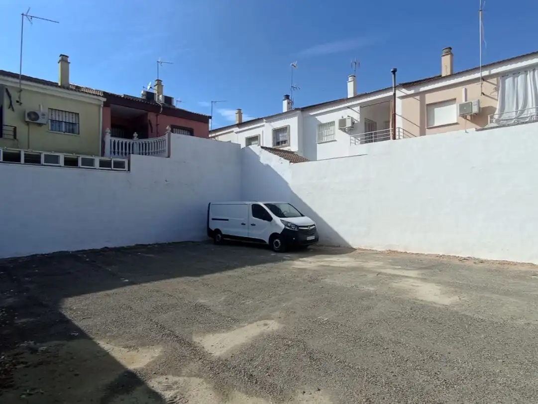 Parkplatz von Residential zum Verkauf in Utrera