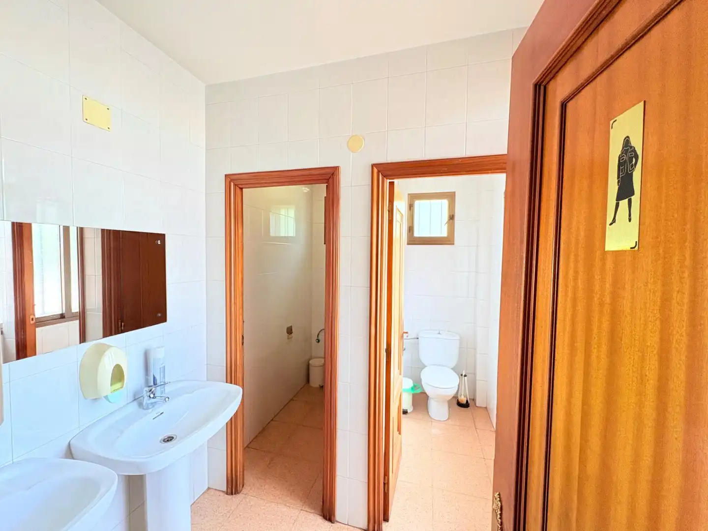 Badezimmer von Gebäude zum Verkauf in Carracedelo
