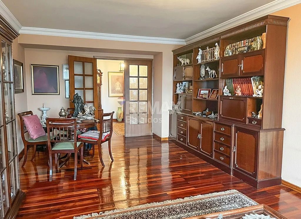 Sala d'estar de Pis en venda en Vigo  amb Calefacció, Parquet i Traster