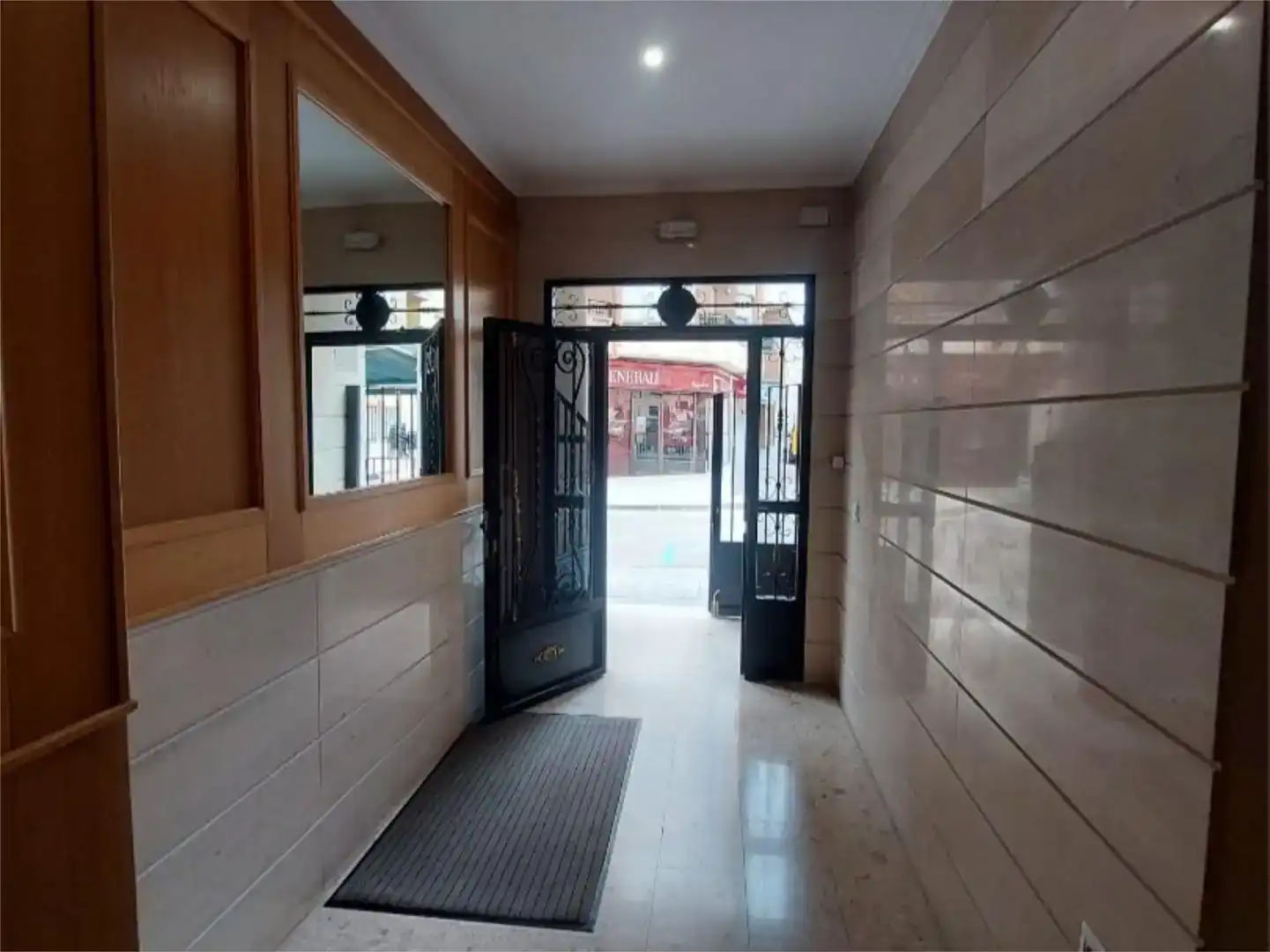 Flat for sale in Hellín  with Air Conditioner, Storage room and Furnished