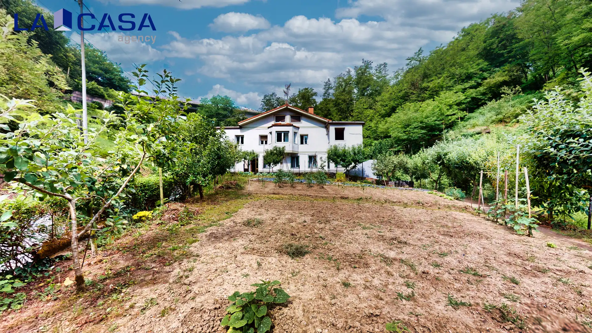 Garden of Detached homes for sale in Sondika
