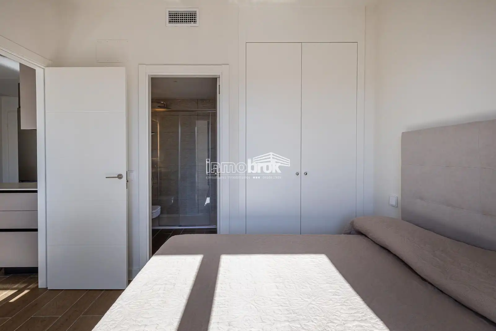 Habitación de Piso de alquiler en Madrid con Aire acondicionado, Trastero y Piscina