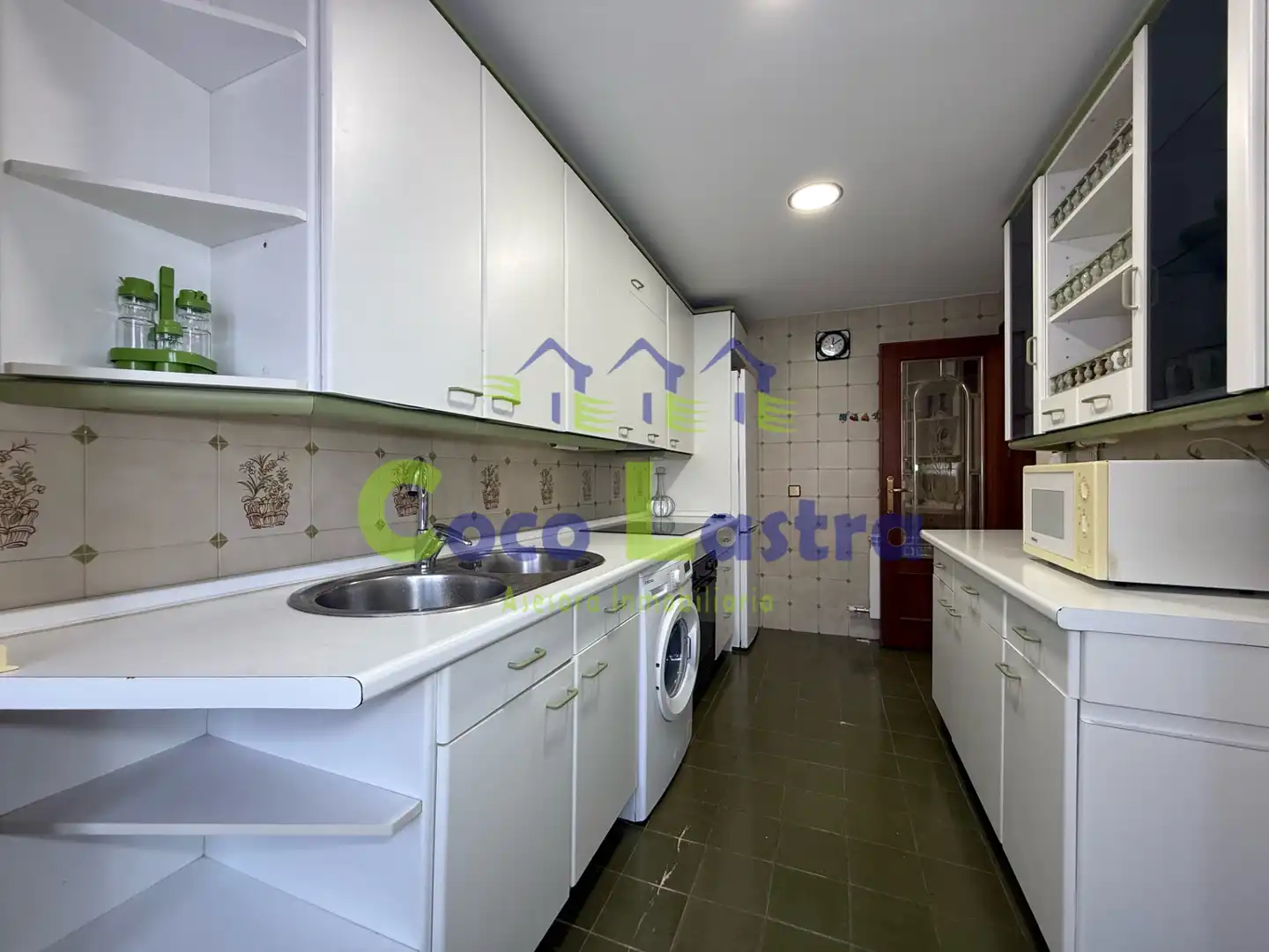 Kitchen of Flat for rent in Salamanca  with Heating, Furnished and Oven