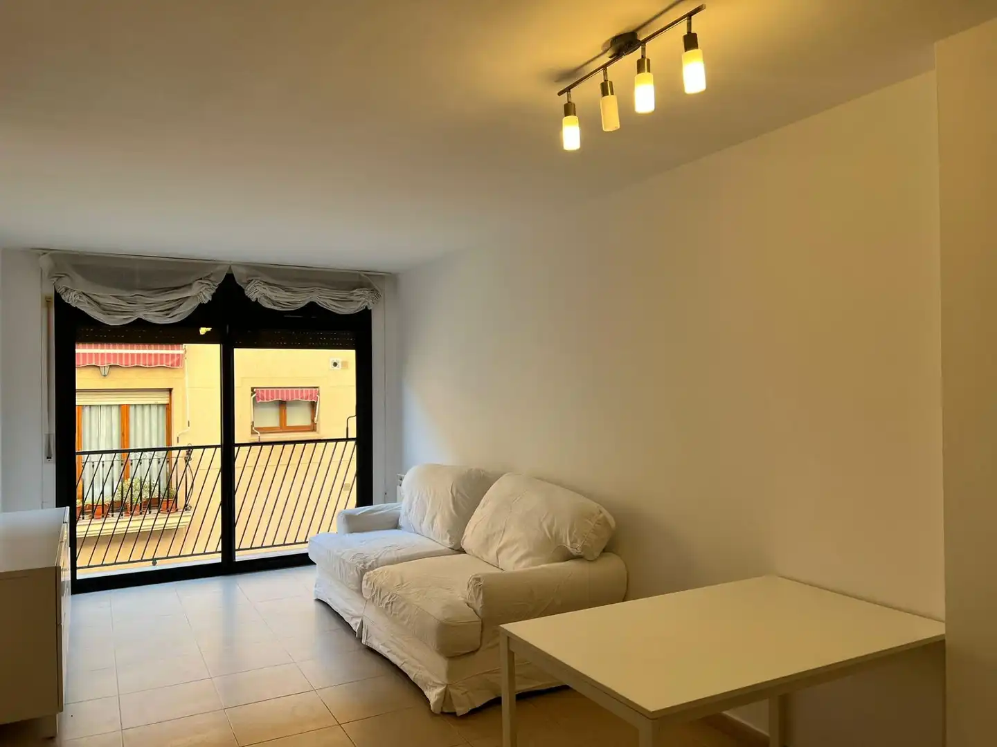 Sala de estar de Piso en venta en Reus con Aire acondicionado, Calefacción y Balcón