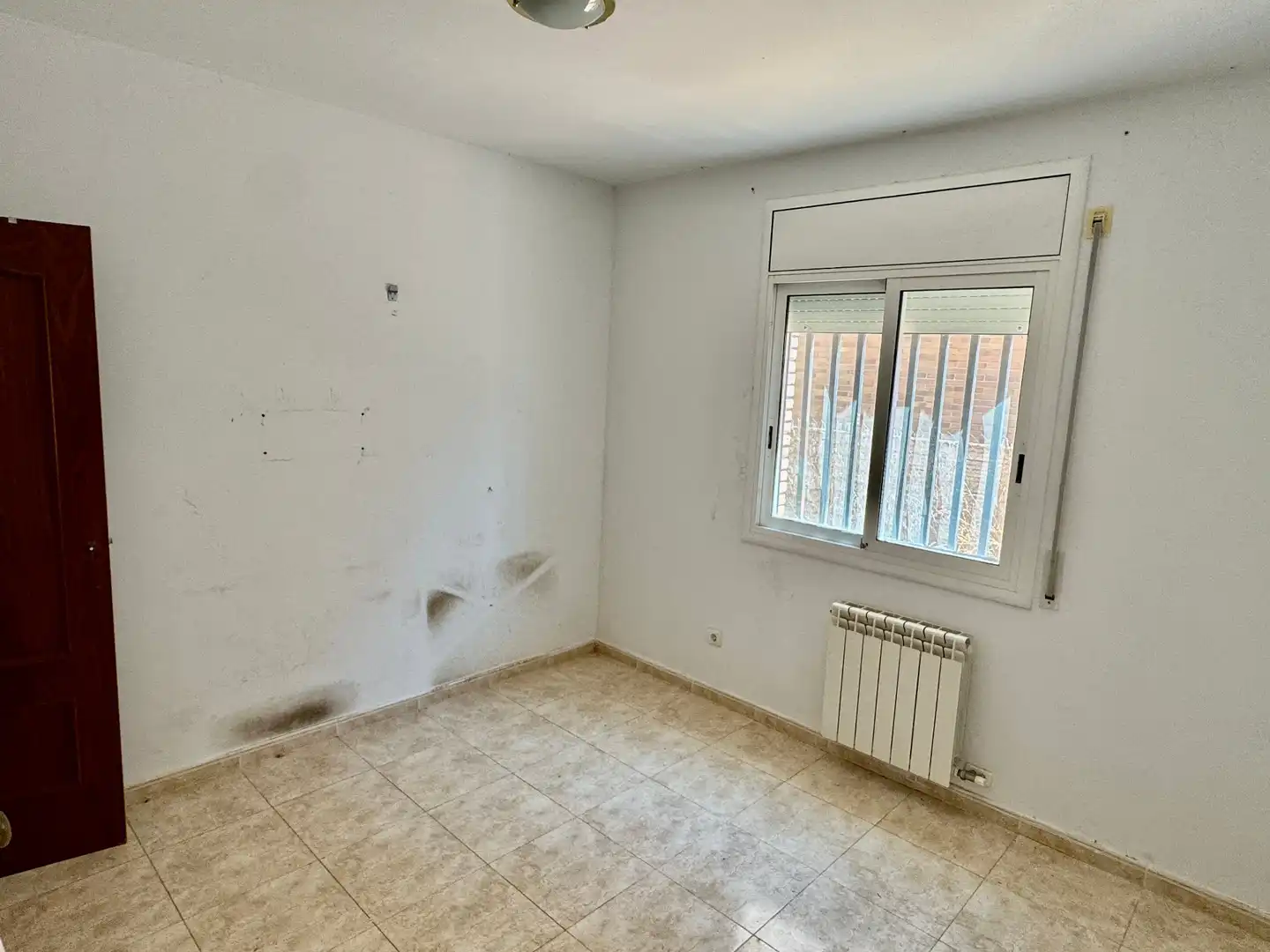 Schlafzimmer von Einfamilien-Reihenhaus zum Verkauf in Calafell mit Heizung, Privatgarten und Terrasse