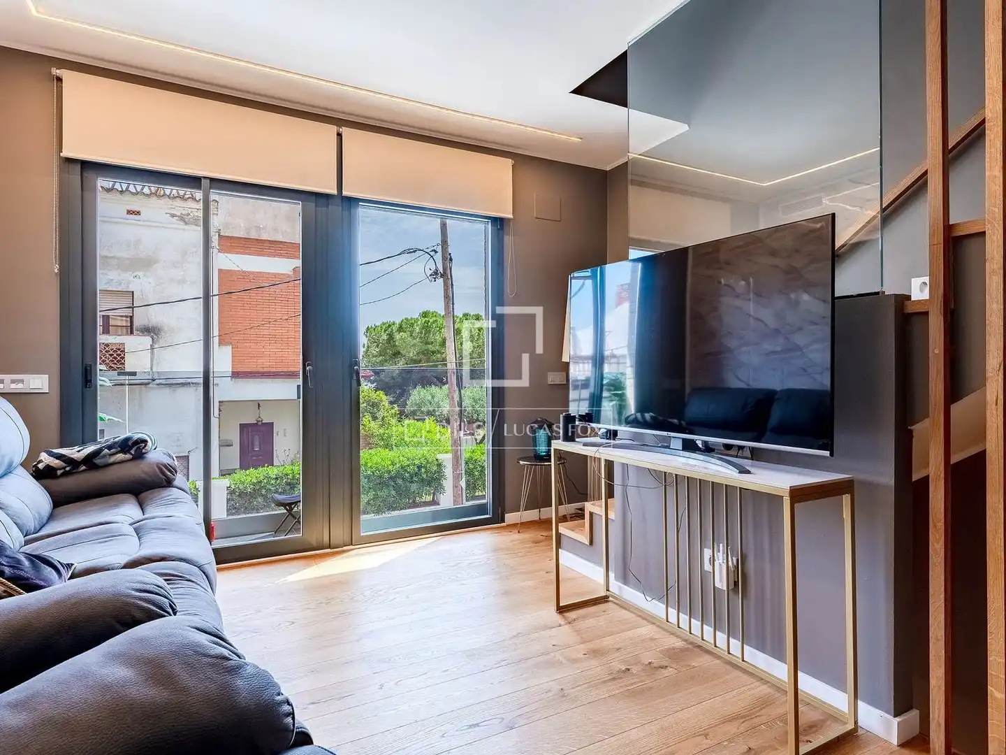 Sala d'estar de Casa o xalet de lloguer en Esplugues de Llobregat amb Aire condicionat, Calefacció i Parquet