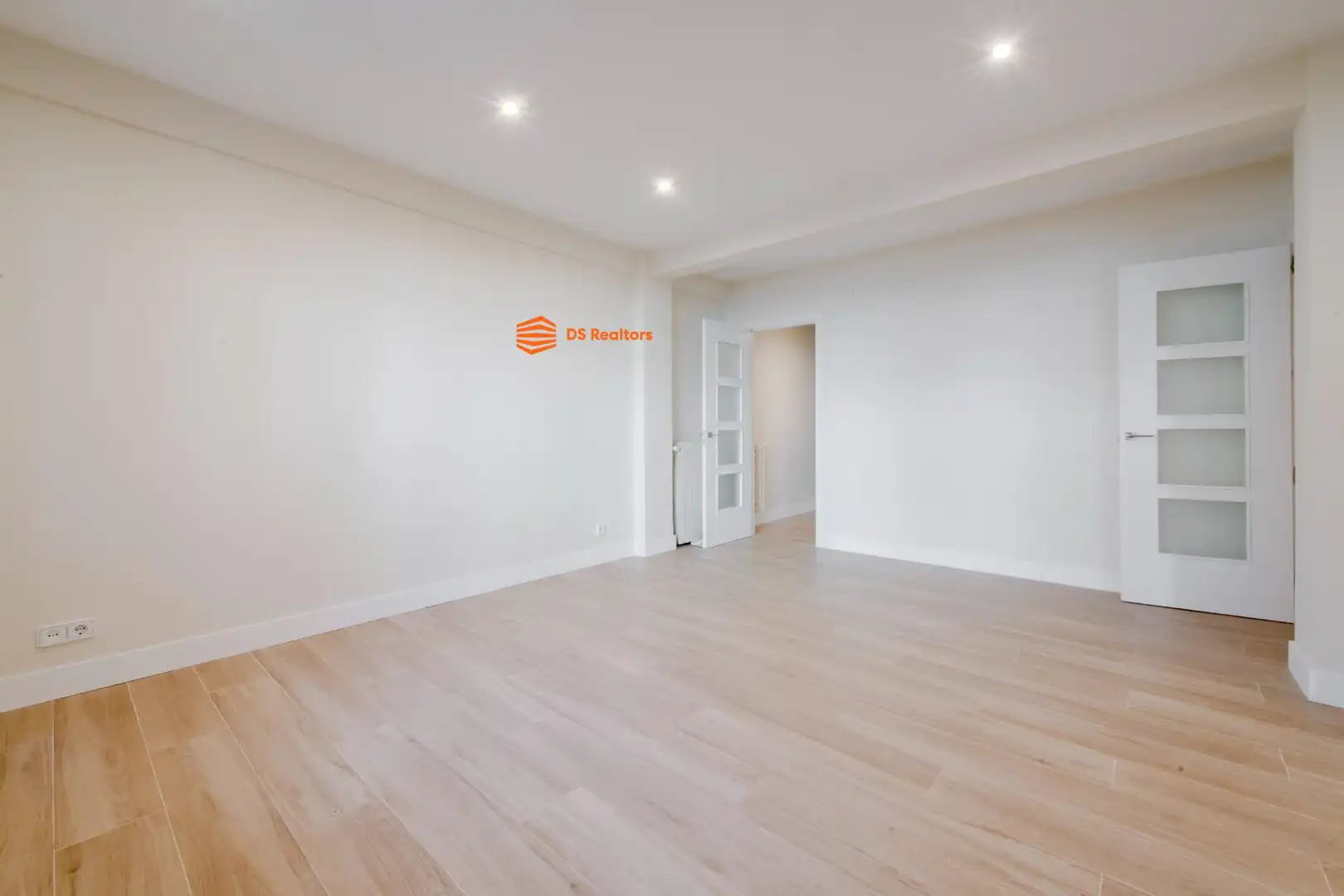 Flat with lift for sale in Avenida BRUSELAS 48, imagen 9