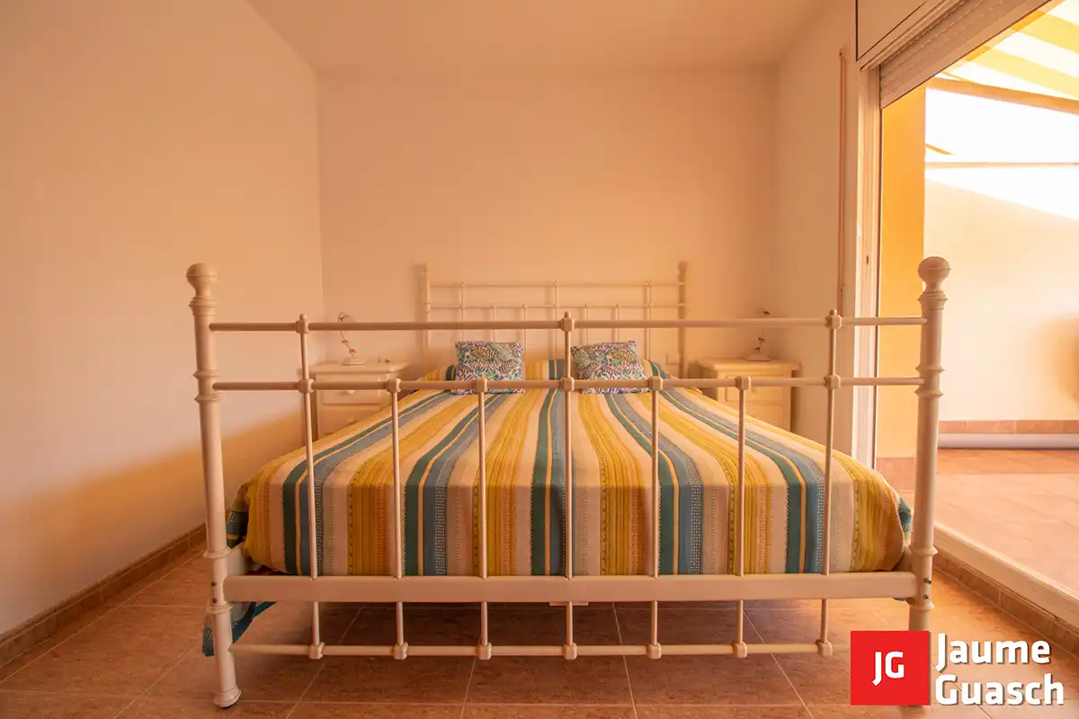 Habitación de Casa adosada en venta en Creixell con Aire acondicionado, Calefacción y Jardín privado