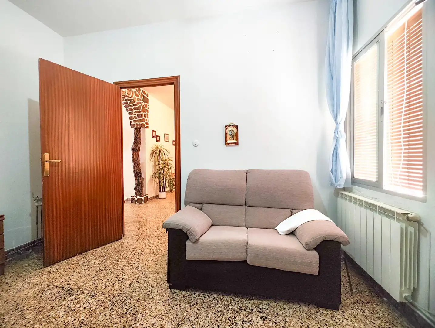 Sala d'estar de Casa o xalet en venda en Puertollano amb Calefacció, Traster i Moblat