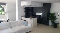 Sala d'estar de Apartament en venda en Marbella amb Aire condicionat, Calefacció i Terrassa