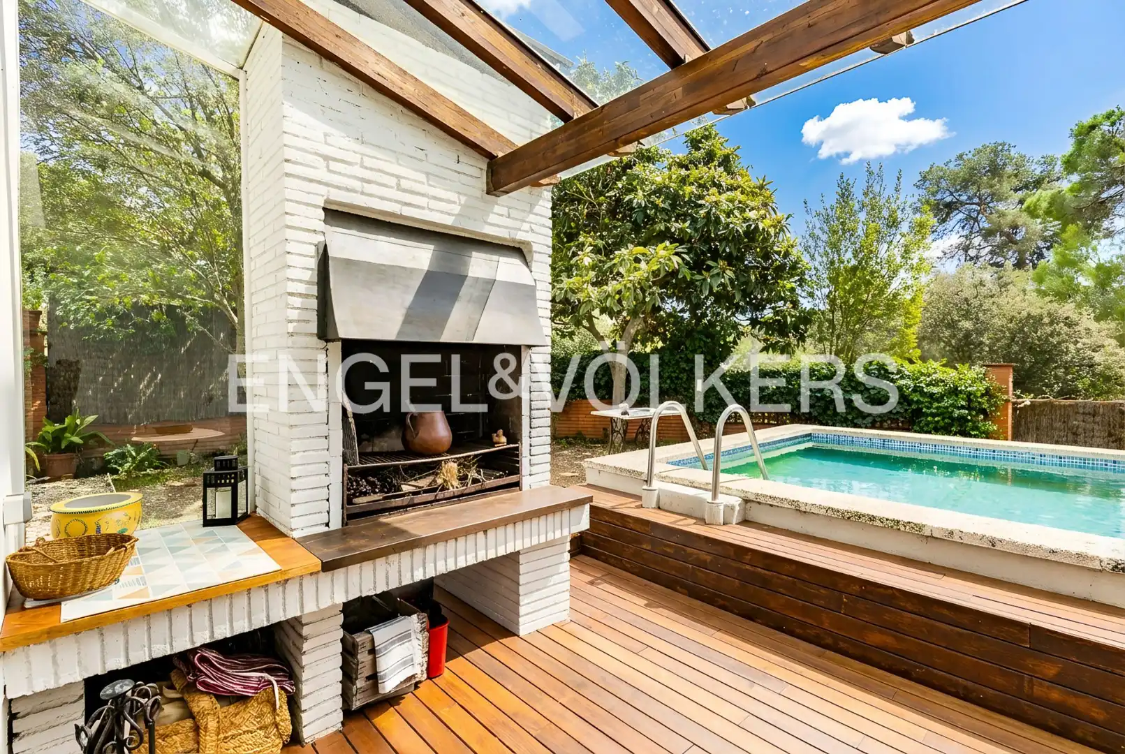 Terrassa de Casa o xalet en venda en Sant Cugat del Vallès amb Aire condicionat, Calefacció i Jardí privat