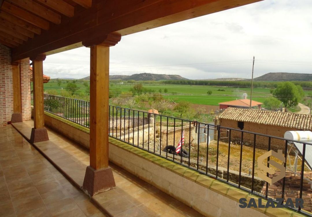 Terrassa de Casa adosada en venda en Villalaco amb Calefacció, Jardí privat i Terrassa