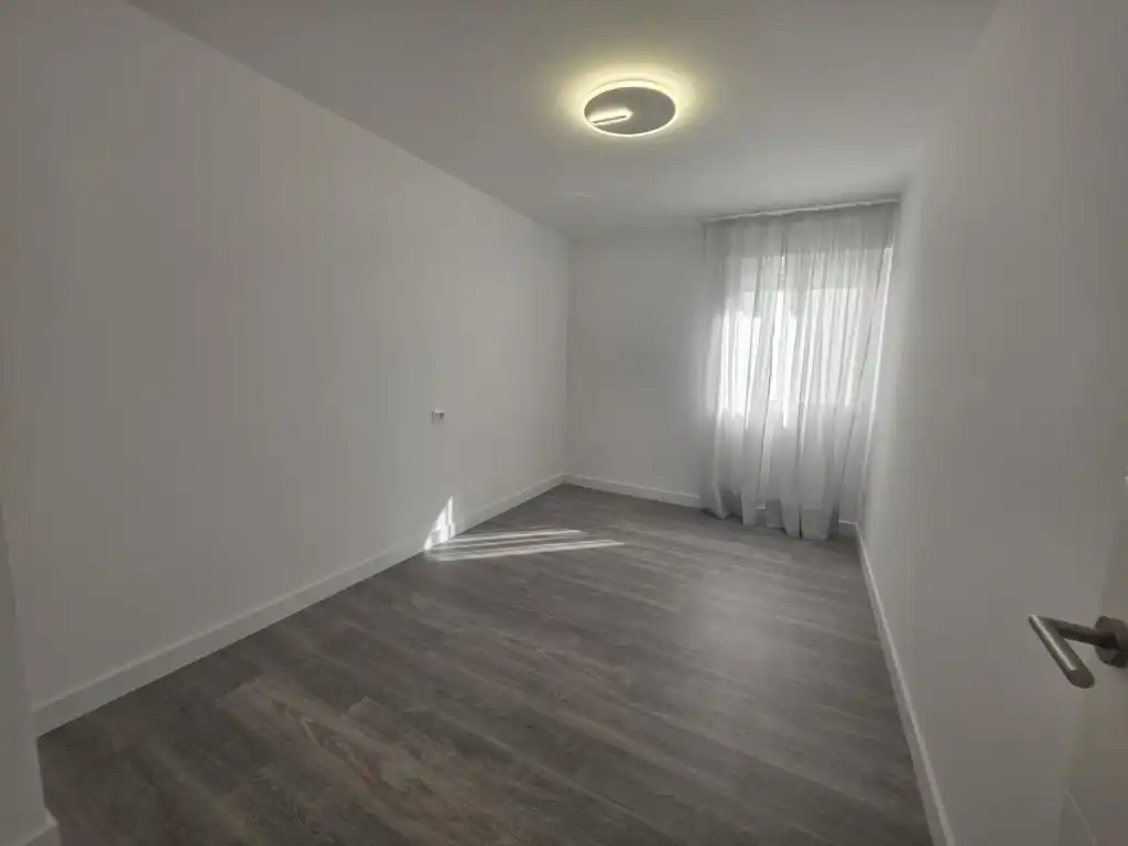 Bedroom of Flat for sale in Ribeira  with Parquet flooring, Oven and Washing machine
